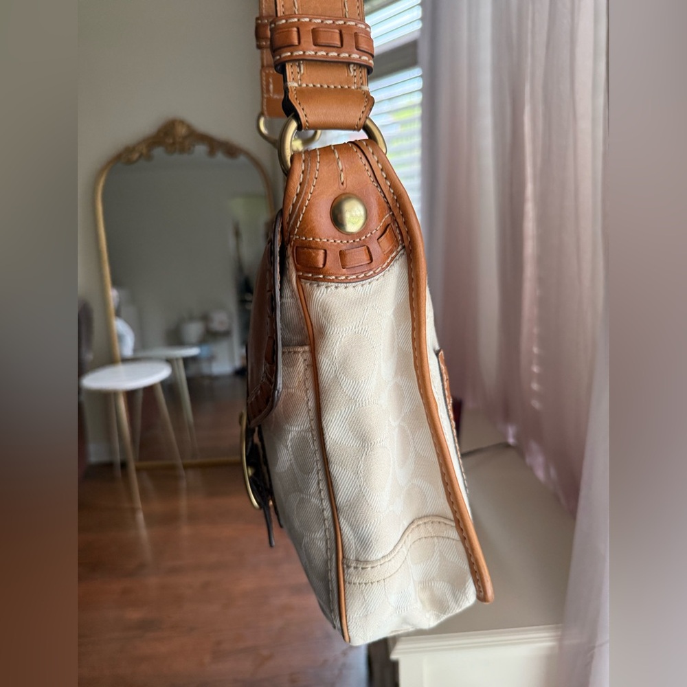 Coach Bleecker Tan and Cream Signature Canvas Shoulder Bag in Saddle/Chalk - Picture 5 of 9